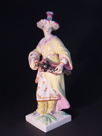 KPM JAPANESE HURDY GURDY LADY c. 1860/90  