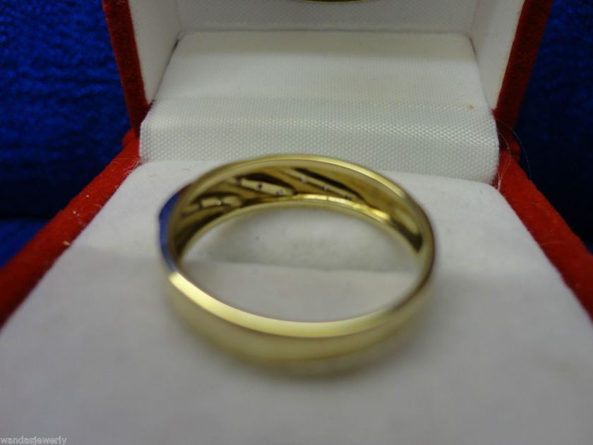 VINTAGE 10K YELLOW GOLD DIAMOND (1/10 CT TW) ANNIVERSARY BAND, SIZE 7 