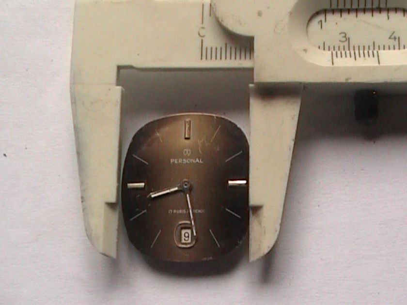 VINTAGE WRISTWATCH FOR REPAIR OR PARTS AS 2066  