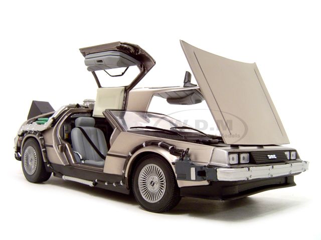 BACK TO THE FUTURE I DE LOREAN 118 DIECAST MODEL CAR  