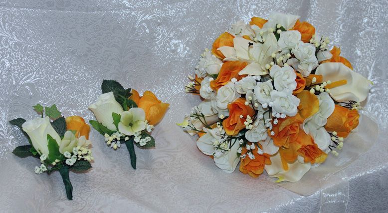 This GORGEOUS Set in Cascading Roses, Calla Lilies, Tea Roses, Babies 