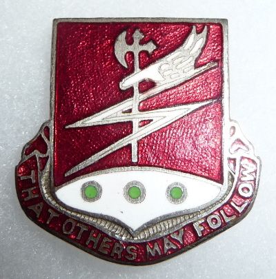 127th AIRBORNE ENGINEER BATTALION   POST WW2 DI CREST  