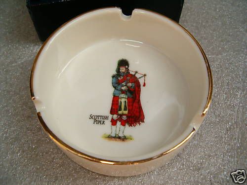 HISTORICAL SCOTLAND CERAMIC Ashtray PIPER kilt BOXED  