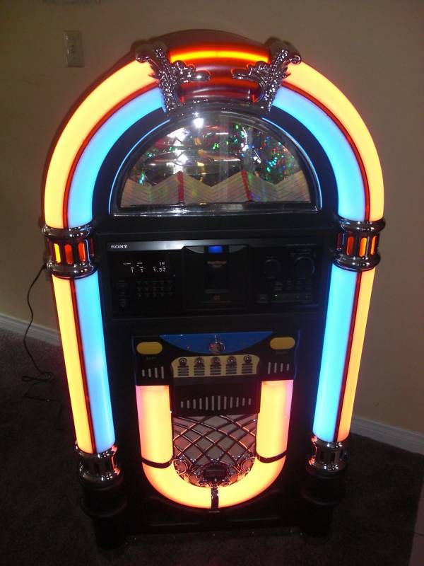 Wurlitzer Style Jukebox, 1950s Look, 300 CD Capacity  