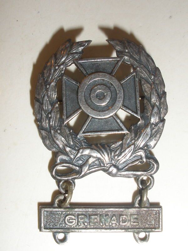 EXPERT SHARPSHOOTER MARKSMAN GRENADE STERLING BADGE GI  