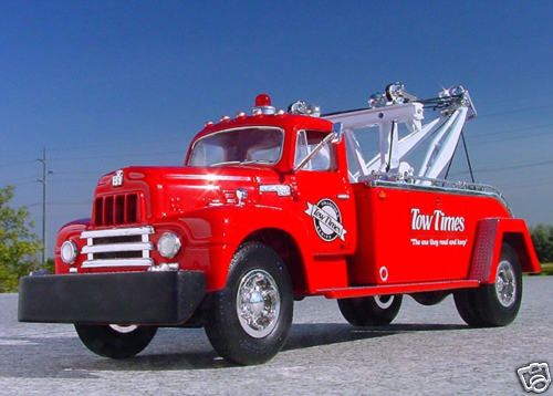 VR / 1957 IH R190 TOW TIMES Holmes Wrecker   First Gear  