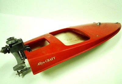 VINTAGE ALLYN CRAFT TOY MOTOR/SPEED BOAT w /SEAR FURY ONE CYLINDER 