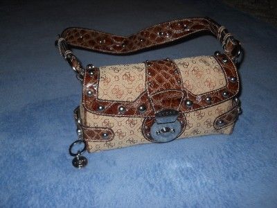 guess purse ladies guess handbag EUC  