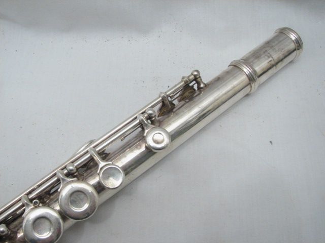 ARMSTRONG ELKHART FLUTE W/CASE MODEL 104 D STUDENT  