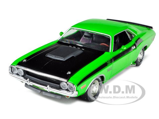   DODGE CHALLENGER T/A 340 SIX PACK GREEN 1/24 BY M2 MACHINES 40200 22A