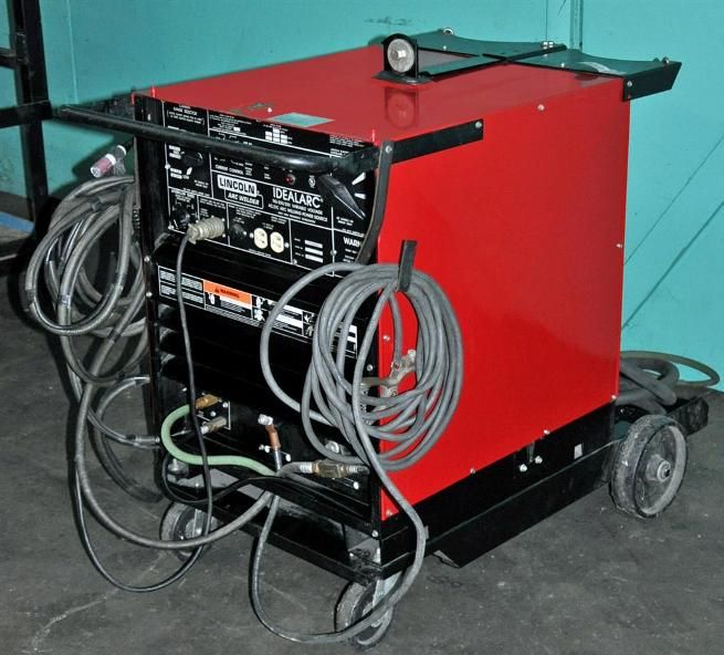 LINCOLN WELDER IDEALARC TIG 250/250 AC/DC ARC WELDER / SINGLE PHASE 