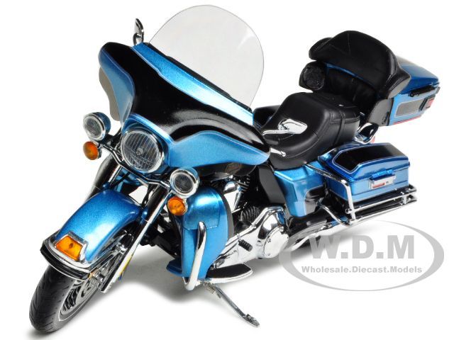 2011 HARLEY DAVIDSON FLHTCU ULTRA CLASSIC ELECTRA GLIDE 1/12 BY 