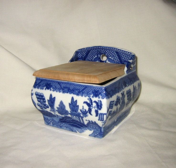 Blue Willow Salt Box  slightly flawed  new  