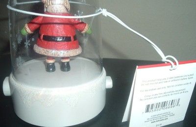 HALLMARK HAPPY TAPPERS SANTA CHARACTER PLAYS MUSIC & DANCES NWT  