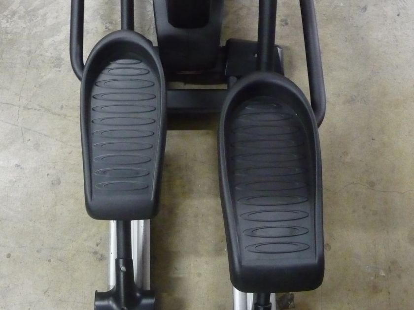 SOLE FITNESS E55 2007 MODEL FRONT DRIVE WHISPER QUIET ELLIPTICAL 