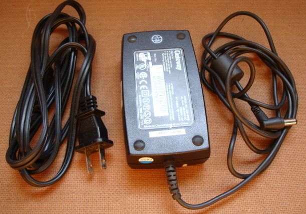 ORIGINAL GATEWAY LAPTOP 19V POWER ADAPTER ADP 50FB  