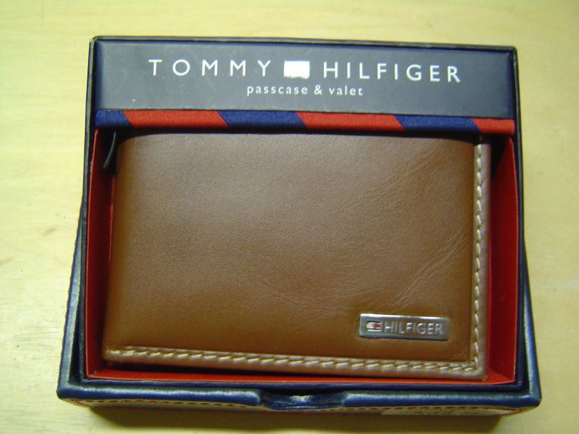 TOMMY HILFIGER METAL LOGO LEATHER BIFOLD WALLET TAN  